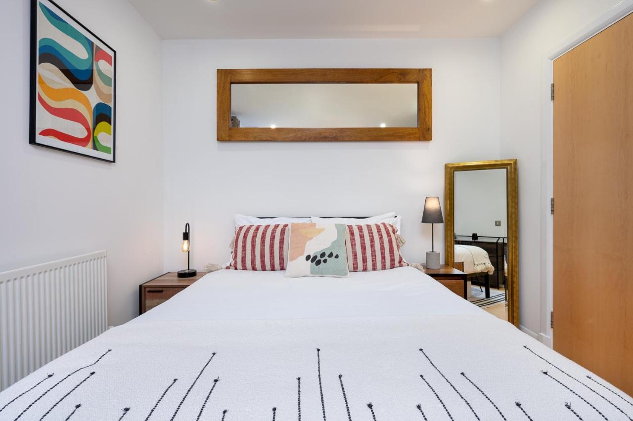 D8 - Canal View Apartment ロンドン エクステリア 写真